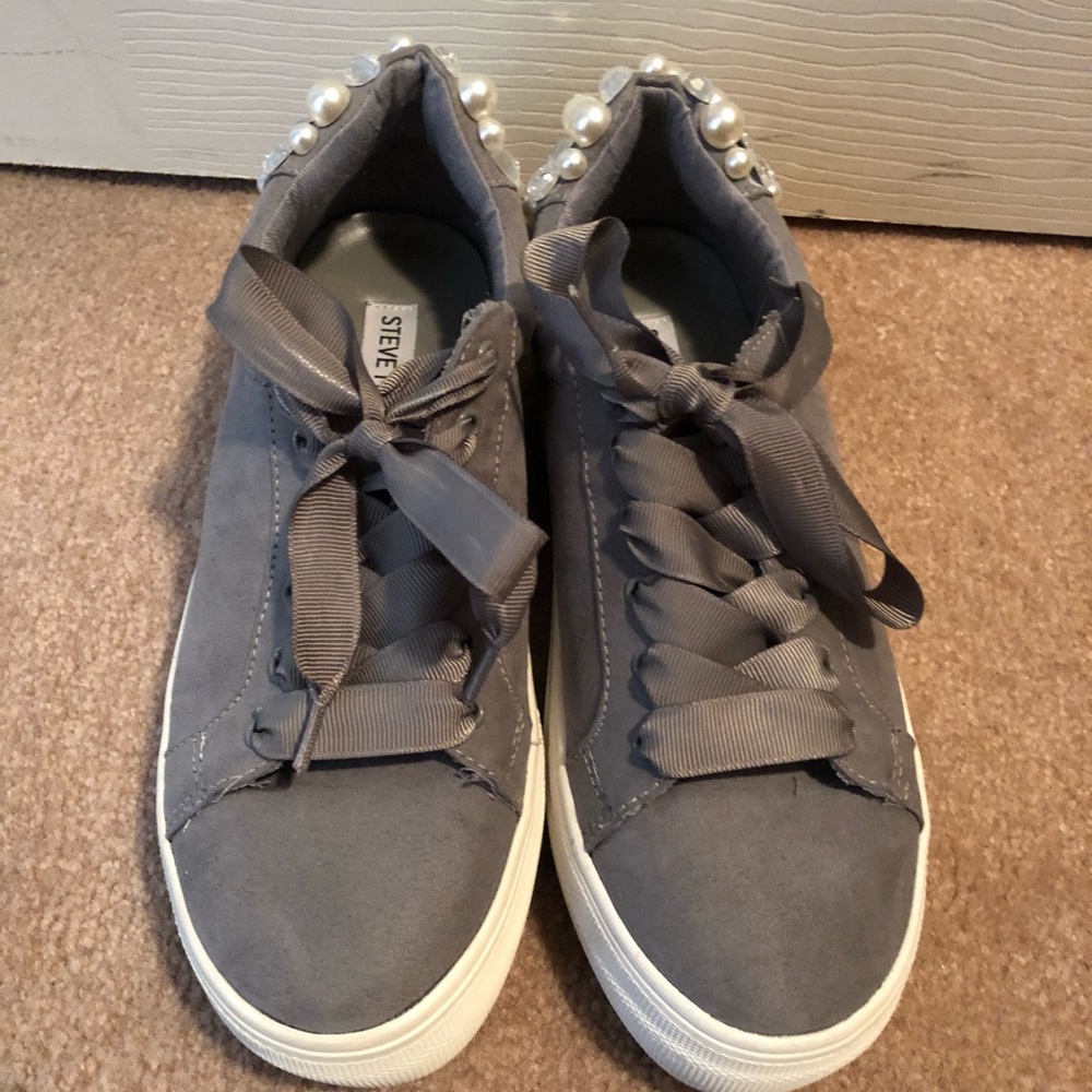 Steve Madden sneakers!!